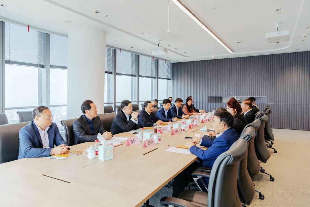 镇江市委书记马明龙一行参访九游会·J9总部，就长三角一体化发展座谈